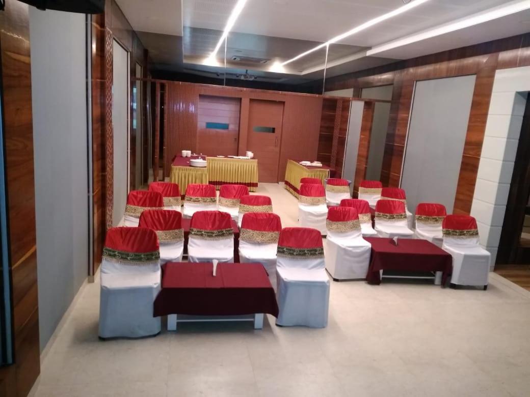 Hotel City Park, Solapur Bagian luar foto