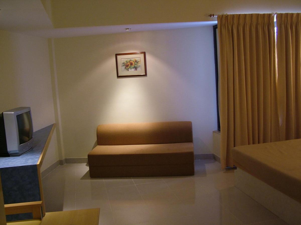 Hotel City Park, Solapur Bagian luar foto