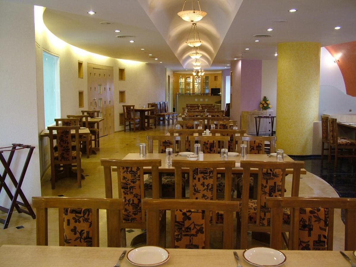 Hotel City Park, Solapur Bagian luar foto